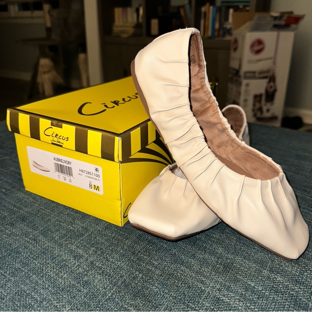 Circus by Sam Edelman Aubrie Flats BNIB